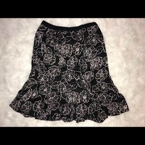 Cute Black and White Roses Skirt